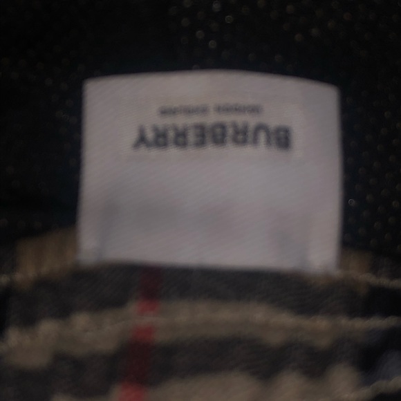 Burberry Shorts - Picture 9 of 9